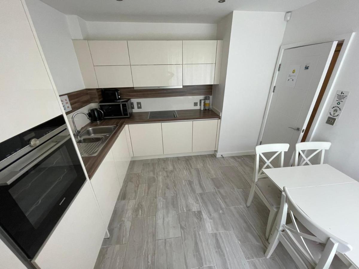 London Stratford Luxury House, 5 Minutes Walk Station, Westfield, 3 Bedrooms 3 Bathrooms, Reception, Garden, Parking Buitenkant foto