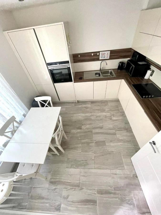 London Stratford Luxury House, 5 Minutes Walk Station, Westfield, 3 Bedrooms 3 Bathrooms, Reception, Garden, Parking Buitenkant foto