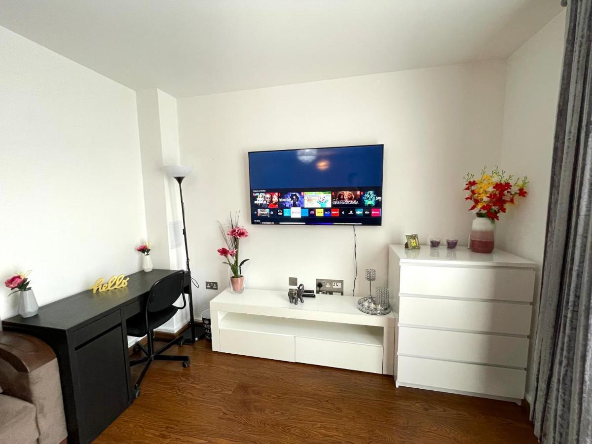 London Stratford Luxury House, 5 Minutes Walk Station, Westfield, 3 Bedrooms 3 Bathrooms, Reception, Garden, Parking Buitenkant foto