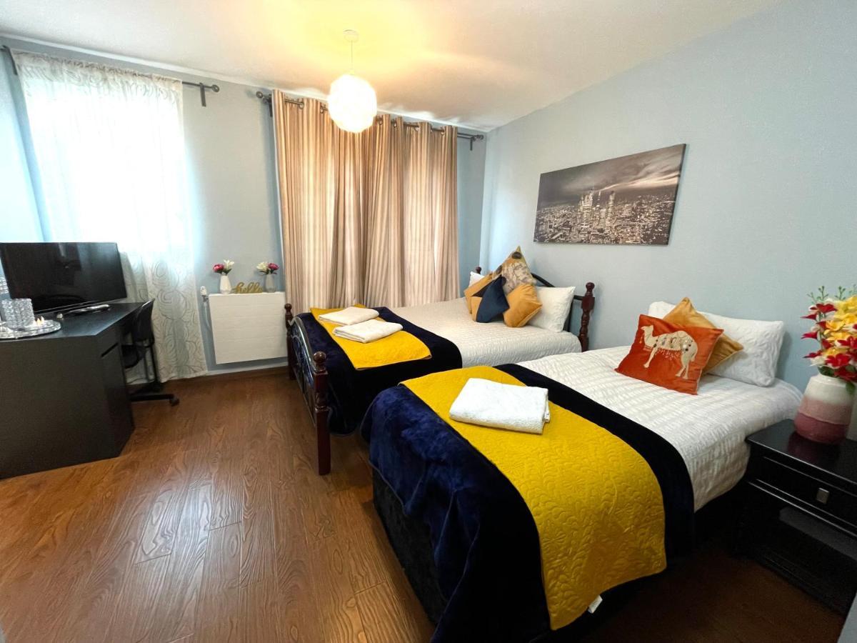 London Stratford Luxury House, 5 Minutes Walk Station, Westfield, 3 Bedrooms 3 Bathrooms, Reception, Garden, Parking Buitenkant foto