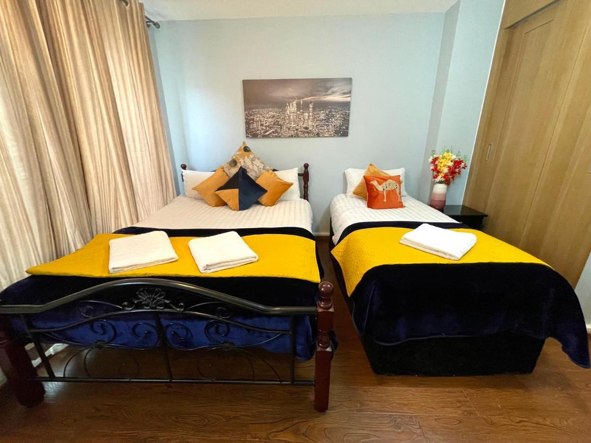 London Stratford Luxury House, 5 Minutes Walk Station, Westfield, 3 Bedrooms 3 Bathrooms, Reception, Garden, Parking Buitenkant foto