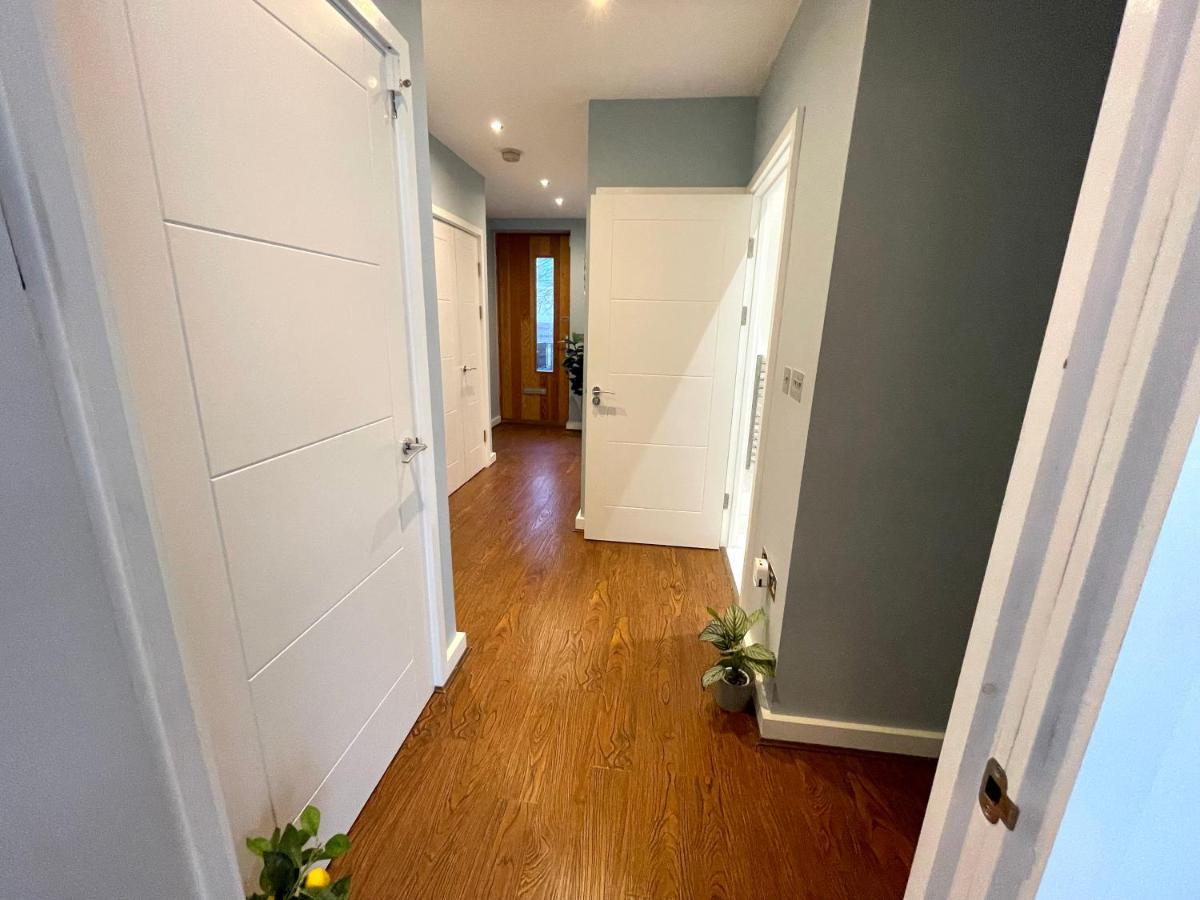 London Stratford Luxury House, 5 Minutes Walk Station, Westfield, 3 Bedrooms 3 Bathrooms, Reception, Garden, Parking Buitenkant foto