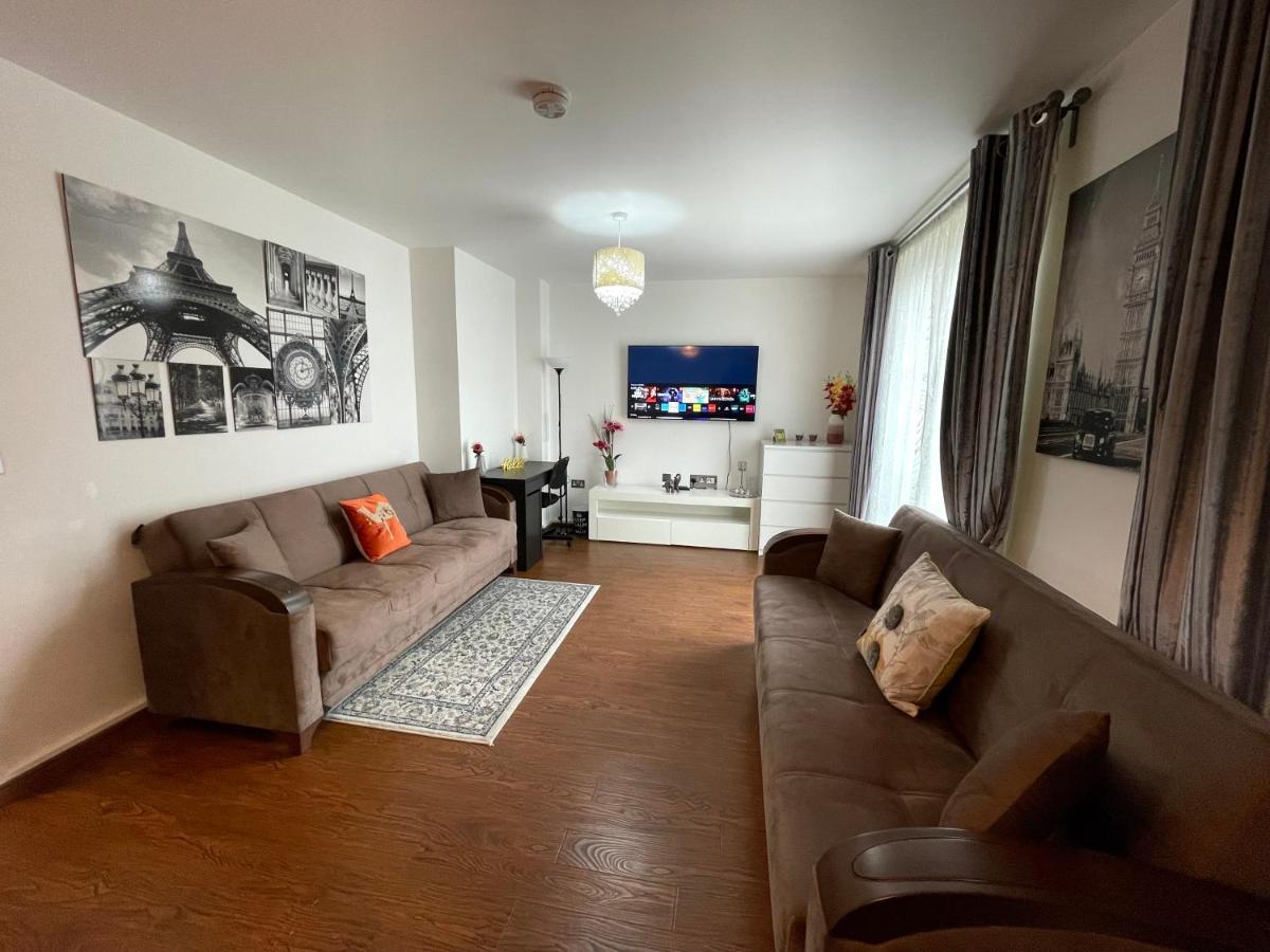 London Stratford Luxury House, 5 Minutes Walk Station, Westfield, 3 Bedrooms 3 Bathrooms, Reception, Garden, Parking Buitenkant foto