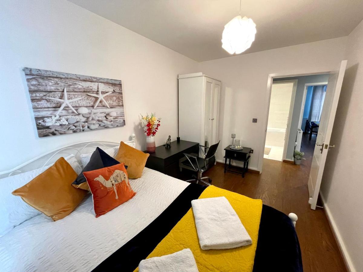 London Stratford Luxury House, 5 Minutes Walk Station, Westfield, 3 Bedrooms 3 Bathrooms, Reception, Garden, Parking Buitenkant foto