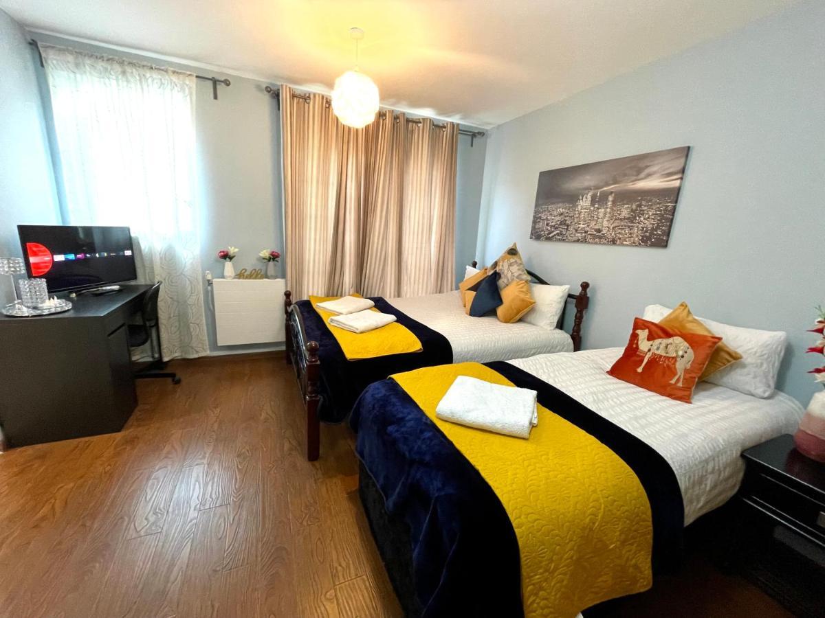 London Stratford Luxury House, 5 Minutes Walk Station, Westfield, 3 Bedrooms 3 Bathrooms, Reception, Garden, Parking Buitenkant foto