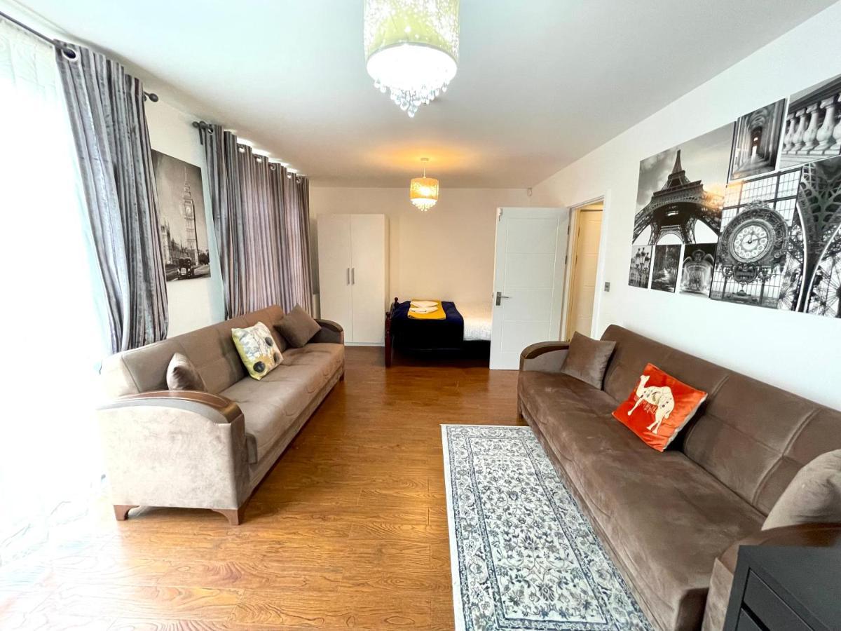 London Stratford Luxury House, 5 Minutes Walk Station, Westfield, 3 Bedrooms 3 Bathrooms, Reception, Garden, Parking Buitenkant foto
