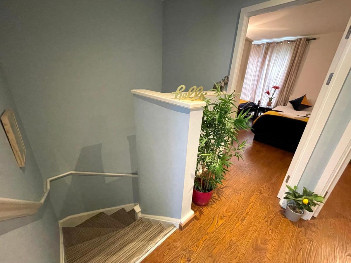 London Stratford Luxury House, 5 Minutes Walk Station, Westfield, 3 Bedrooms 3 Bathrooms, Reception, Garden, Parking Buitenkant foto