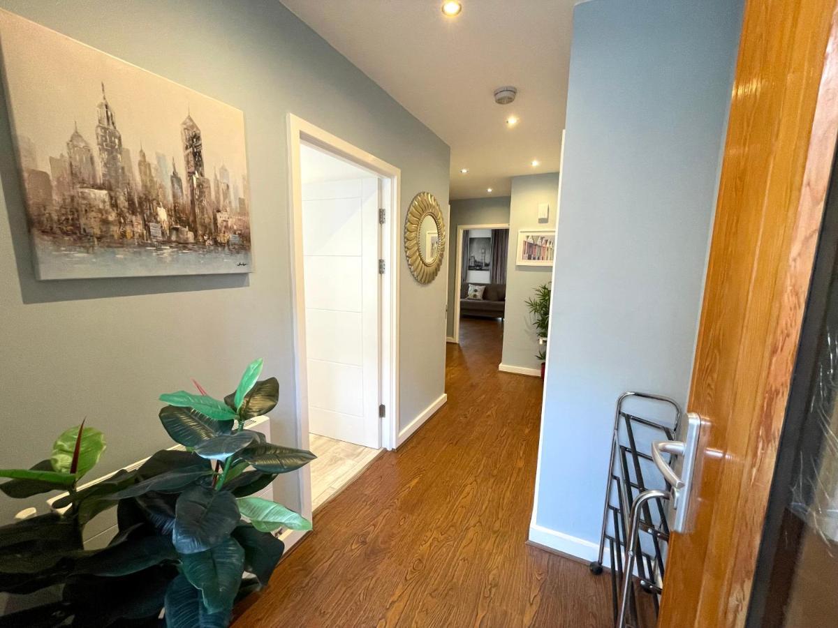 London Stratford Luxury House, 5 Minutes Walk Station, Westfield, 3 Bedrooms 3 Bathrooms, Reception, Garden, Parking Buitenkant foto