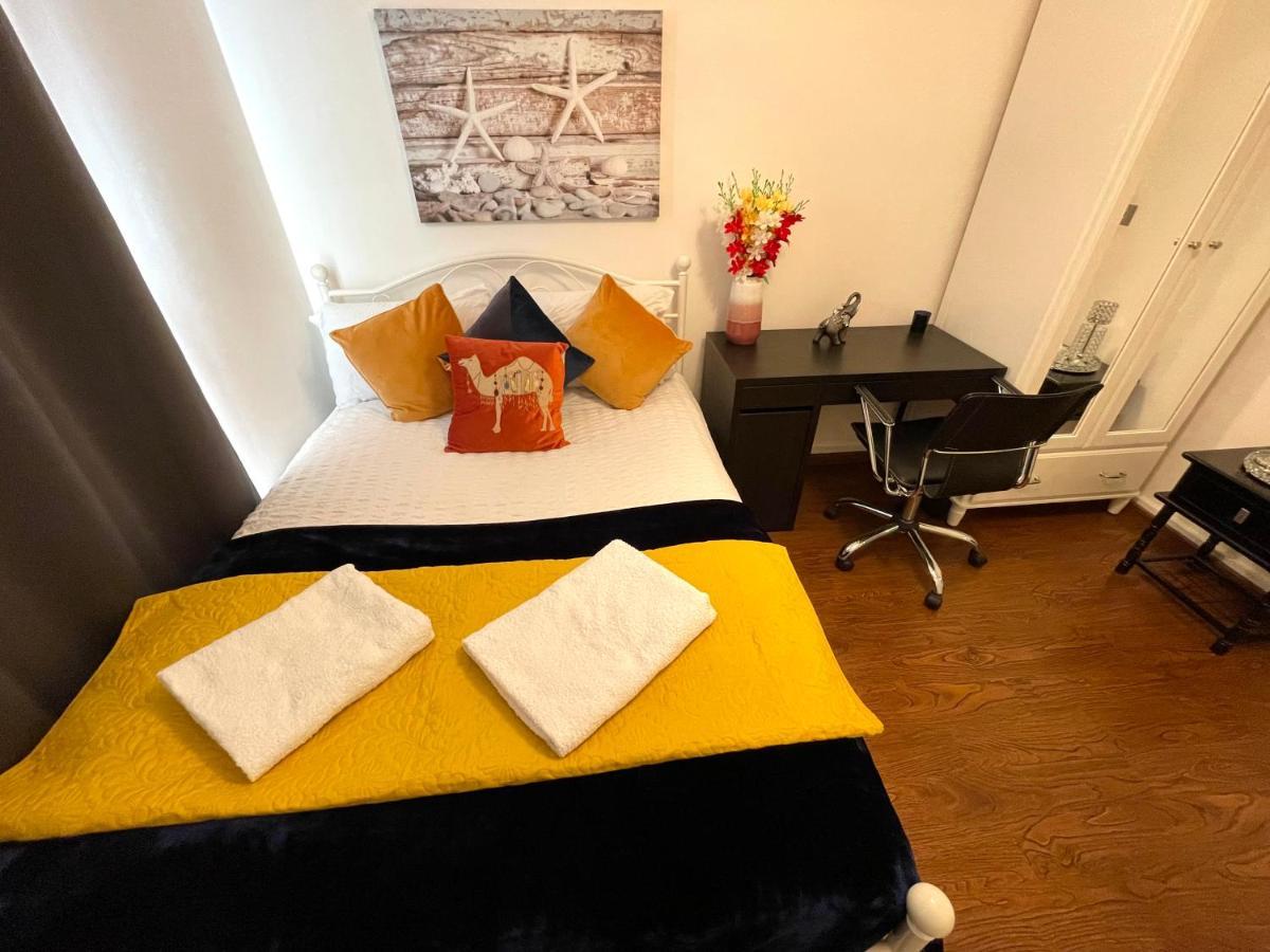 London Stratford Luxury House, 5 Minutes Walk Station, Westfield, 3 Bedrooms 3 Bathrooms, Reception, Garden, Parking Buitenkant foto